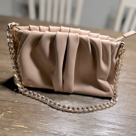 NWOT Madison West Ruched gold chain small bag - Picture 5 of 9